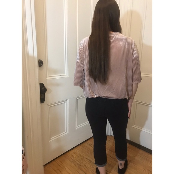 WOMENS OUTFIT (PANTS SIZE TWO, TOP SIZE M) - Picture 3 of 8